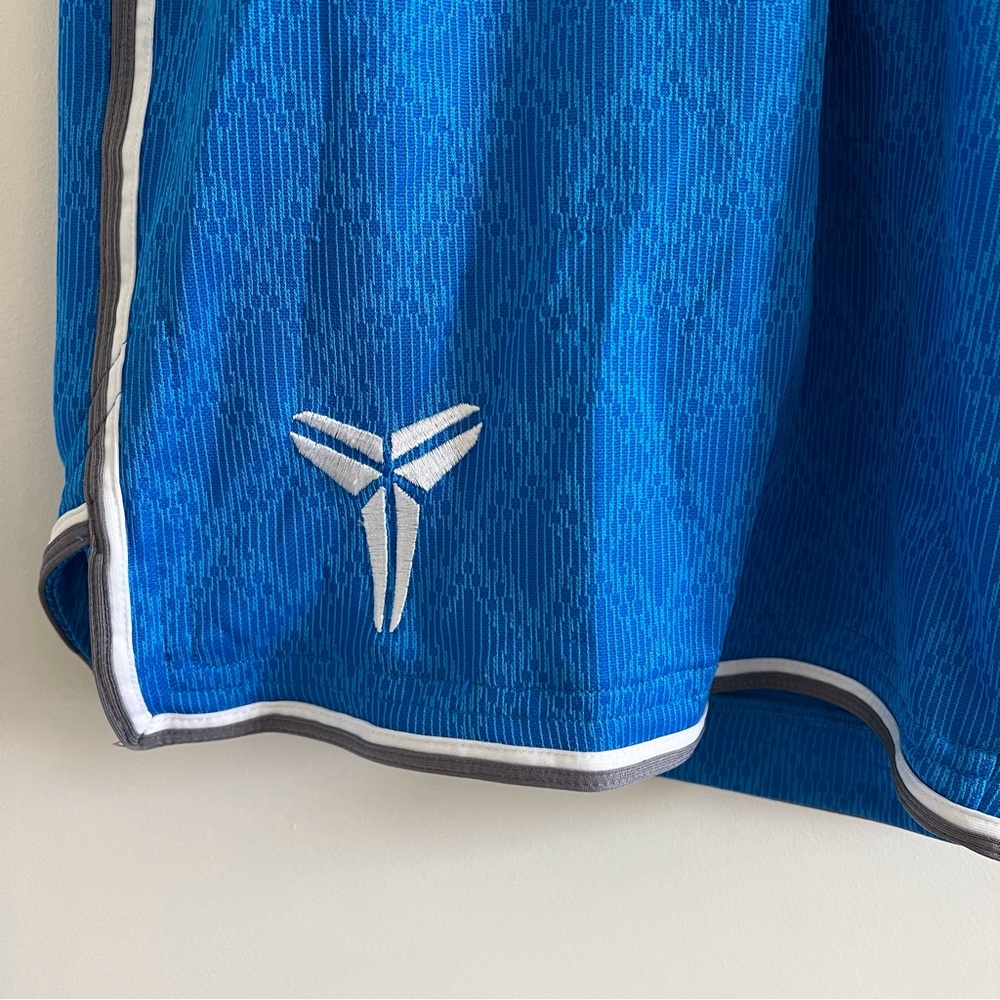 Nike Kobe basketball shorts. Rare!!